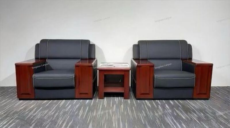 Office furniture supplied by MIIKIS